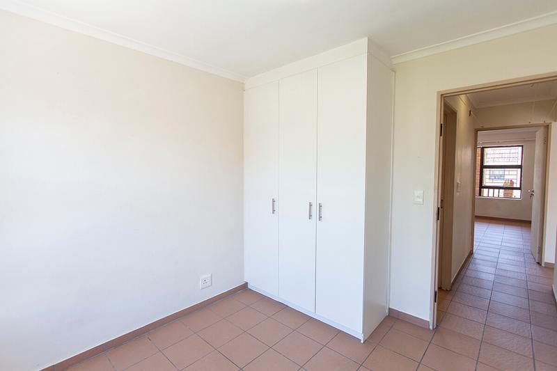 2 Bedroom Property for Sale in Oakglen Western Cape